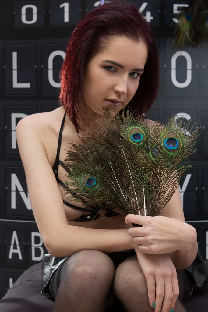 amateur photo TheLifeErotic_Show-Off_Emi_medium_0009