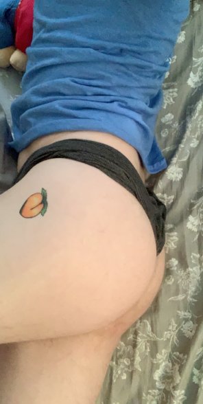 amateur photo iâ€™m a brand new girl who has always wanted to show off. check out my peach! ðŸ˜œ