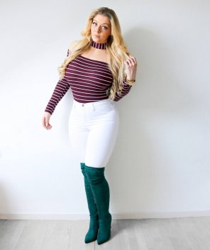 foto amadora Clothing White Waist Shoulder Green Blond 