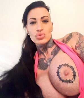 foto amatoriale Free porn pics of The Latest Trend in Tits is Tattooed 24 of 24 pics