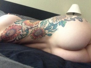 foto amadora Some o[f] you wanted a better view of my tattoos.