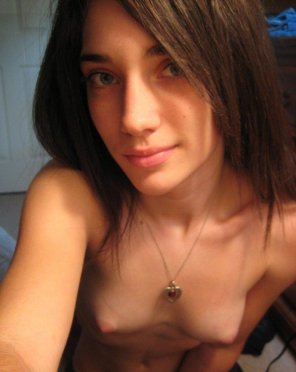 amateur photo Beautiful teen babe snapped this selfie