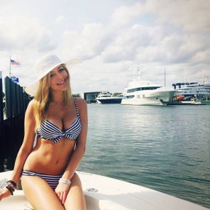 photo amateur Blonde on the bay