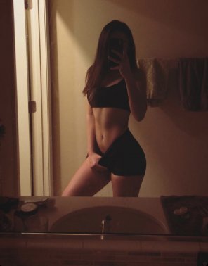 amateur-Foto Showing off her physique