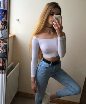 photo amateur Tight top and jeans