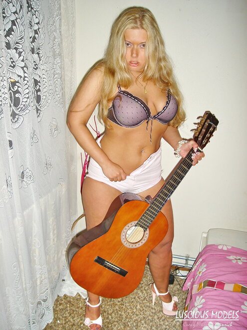 Meile 20070218-00292 nude