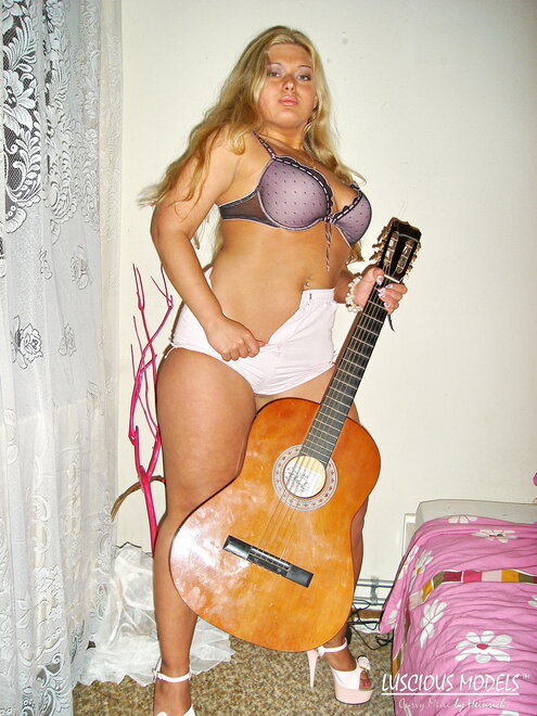 Meile 20070218-00293 nude