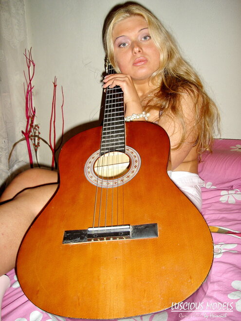 Meile 20070218-00347 nude