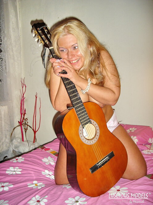 Meile 20070218-00357 nude