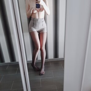 zdjęcie amatorskie Do you like my pantyhose? [OC]