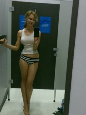amateur photo In the change room