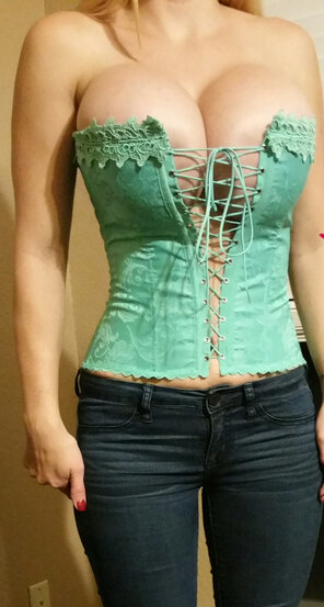 foto amatoriale The right way to wear a corset