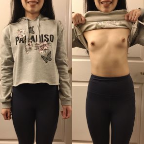 アマチュア写真 First time here: perks of having small tits - being able to walk around without a bra! ðŸ™Š