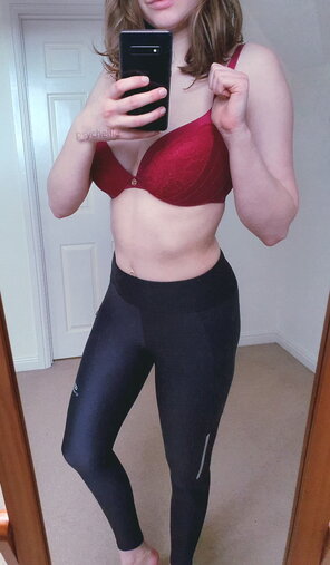 Working out in red ðŸ˜˜ [f]