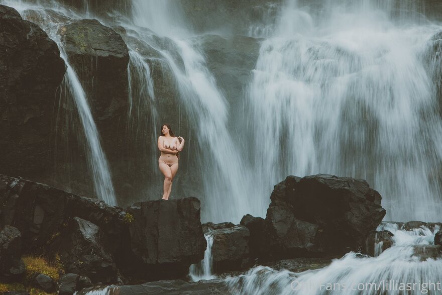 lilliasright-15-06-2020-43949126-Who wants to climb waterf