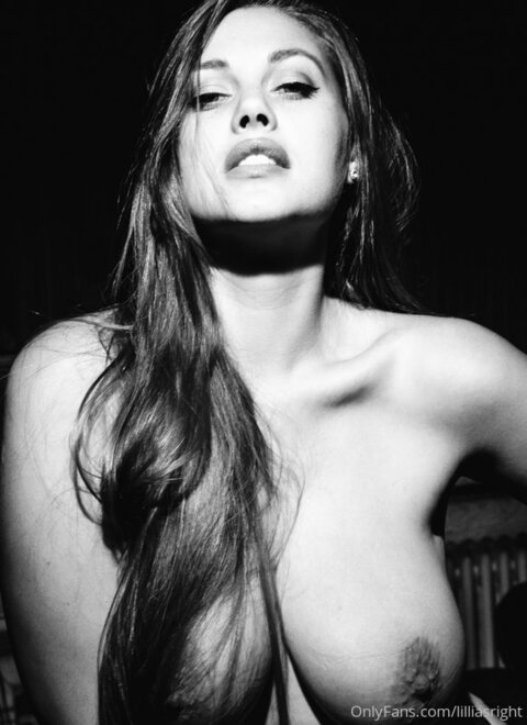 lilliasright-20-02-2020-22403252-Favorite high key b w Portrait by Mikey McMicheals