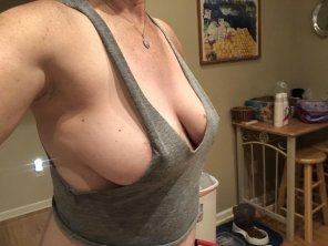 photo amateur [F] I buy her little gifts and she likes to waer them and take pictures when I'm not there!