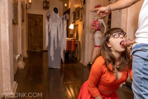 foto amadora Leana Lovings - Scooby-Doo: Velma Porn Parody