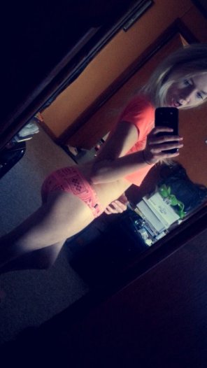 amateur pic Newsfeed Babe