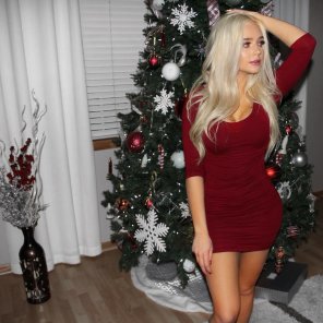 amateur-Foto In front of the tree