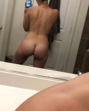 foto amateur Petite girls can have ass too! [f]
