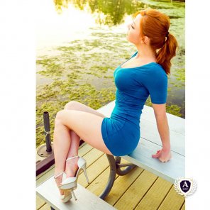foto amateur Redhead by the water