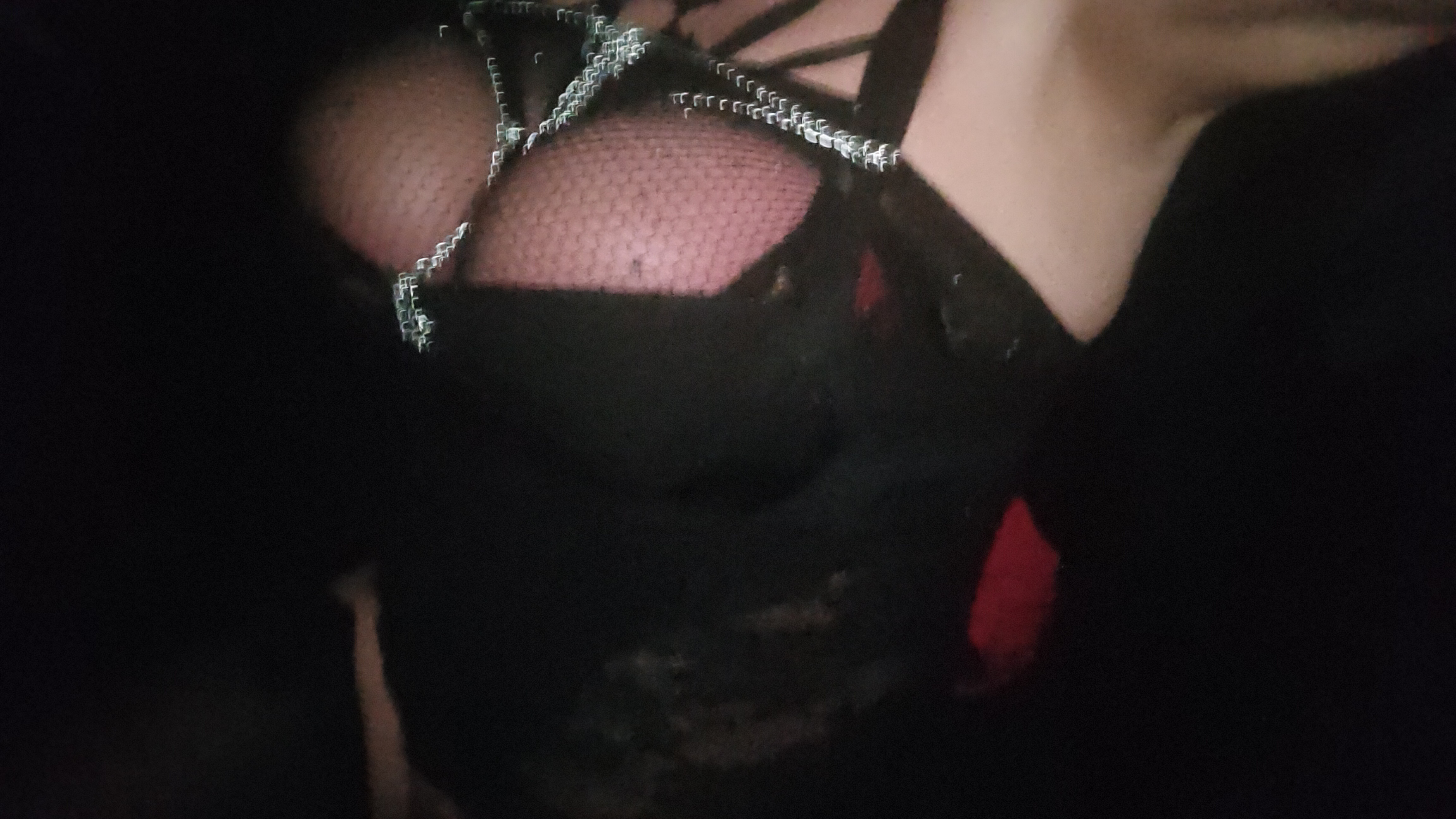 amateur photo 1000149646