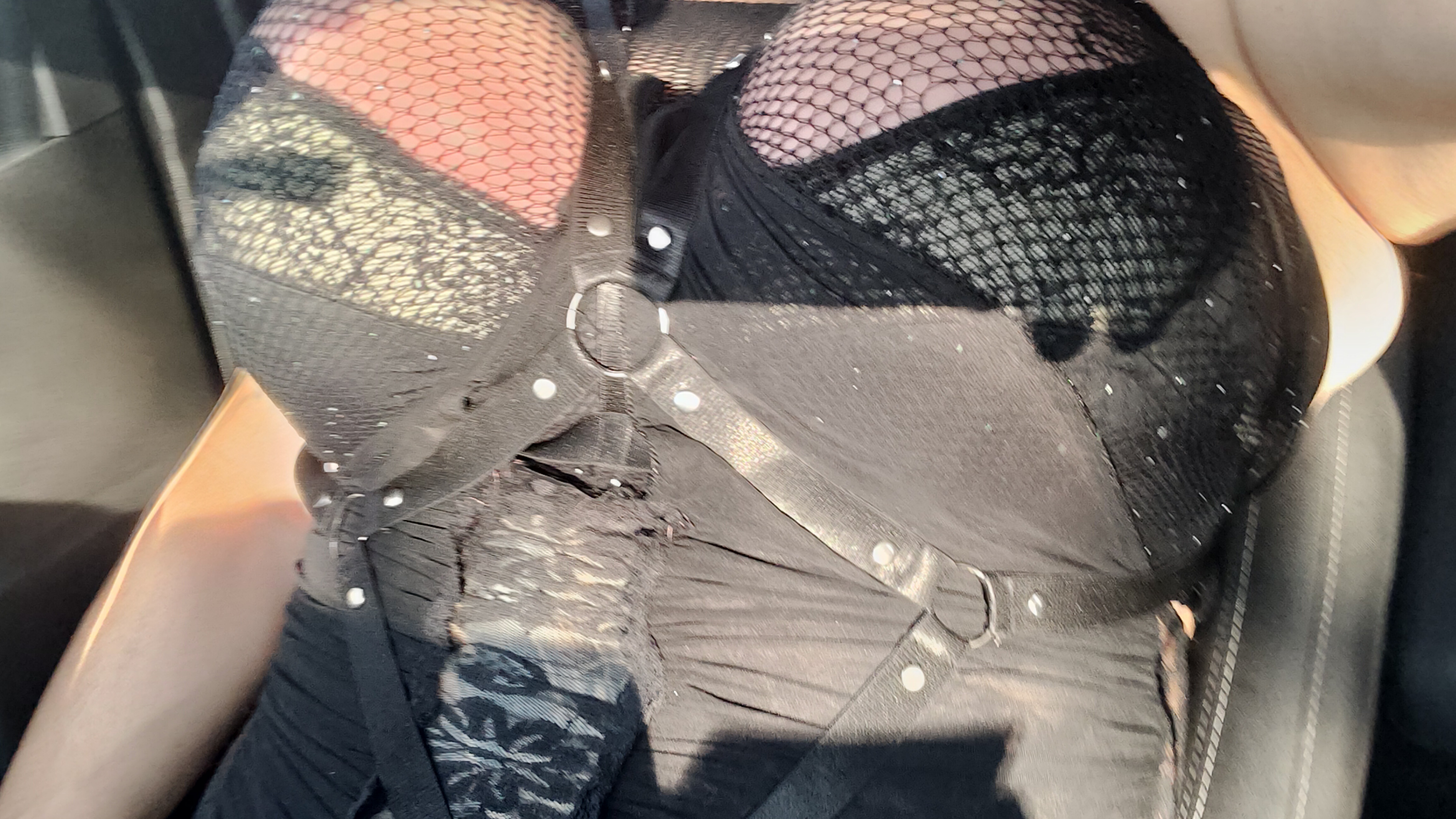 amateur photo 1000149386