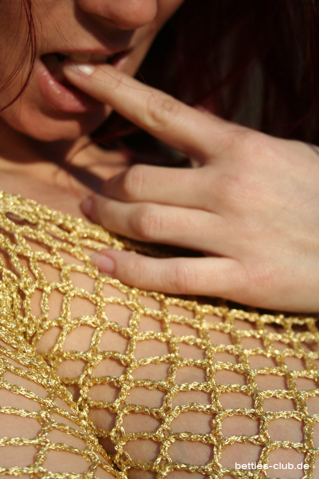 amateur photo bb_goldenskin_135