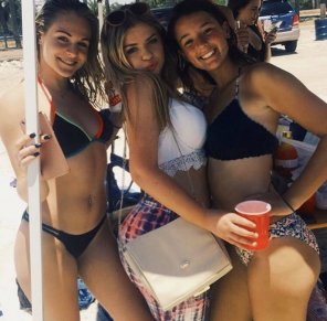 amateur-Foto Barely legal threesome