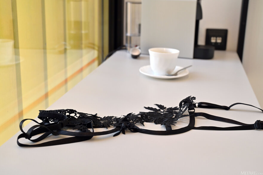 MetArt_Hint-of-Red_Kassandra-Krave_high_0043