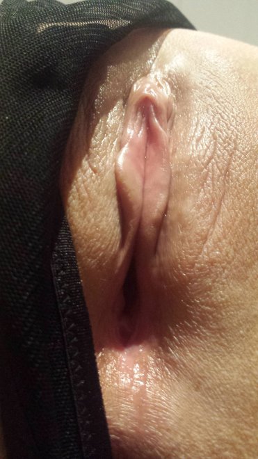 My pussy up close. Give it a lick ðŸ˜›
