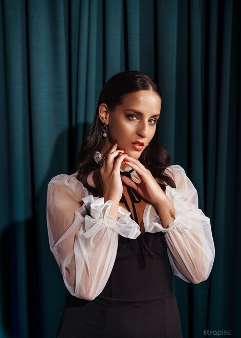 Straplez_Room-Service-1_Betzz--Lovita-Fate_medium_0088