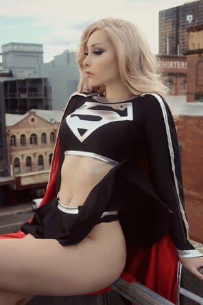 foto amatoriale Beke-Jacoba-Dark-Supergirl-4