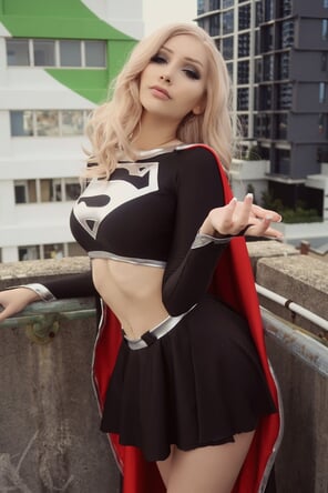 foto amadora Beke-Jacoba-Dark-Supergirl-13