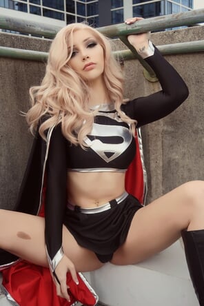 foto amateur Beke-Jacoba-Dark-Supergirl-15