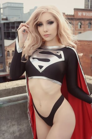 foto amatoriale Beke-Jacoba-Dark-Supergirl-17