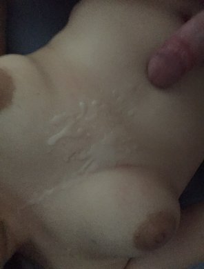 amateur pic She loves getting covered...