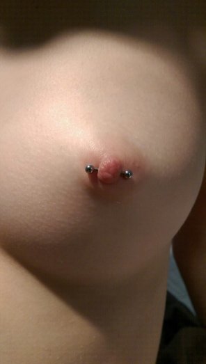 photo amateur One BOOB, one PIERCING!