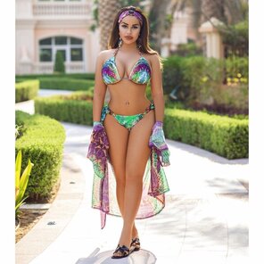foto amadora Arab MILF in Bikini