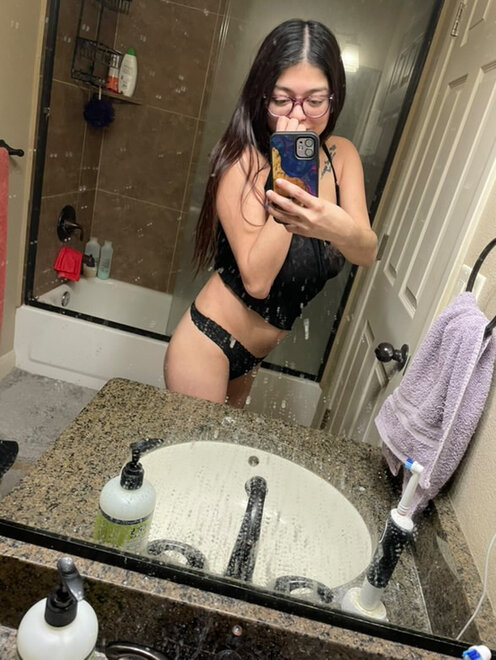 A1CFBB09-8C69-4A23-90B1-1A90EB0BC87C