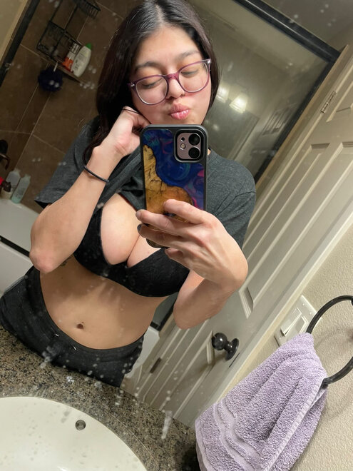 8A8EC660-9CC3-4DE7-8B90-8D2C49605946