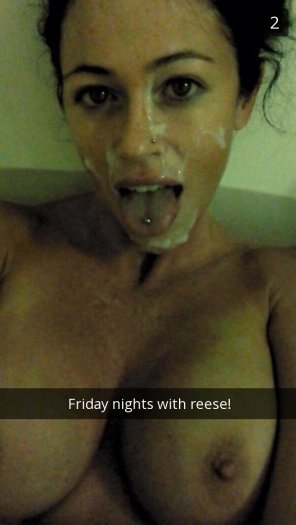 photo amateur Snapchatting her loaded face