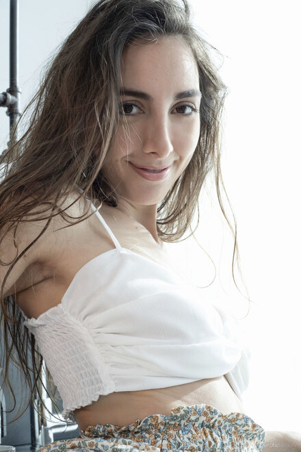 EB_Naked--Alone_Ana-BB_medium_0014