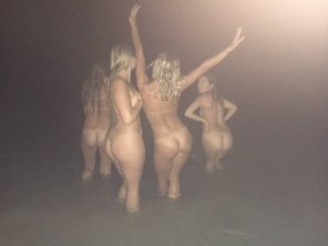 foto amadora Night-time skinny dip