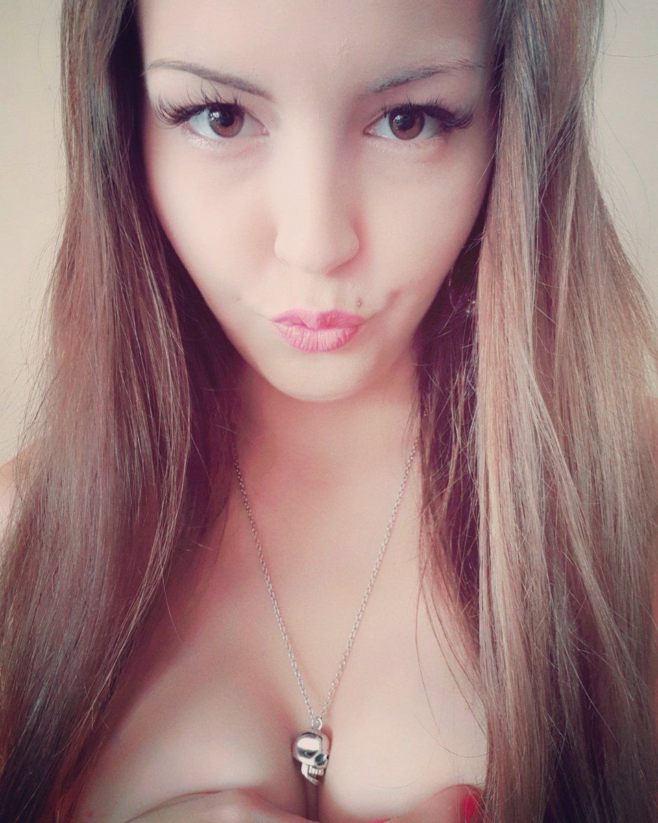 Can you believe that this pretty face is into gangbangs, DPs, deepthroating, Spitroasting, hardcore anal? Porn