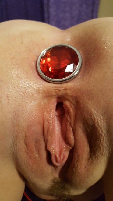 Red got so excited from Wolf putting the plug in, she just glistens! [F]