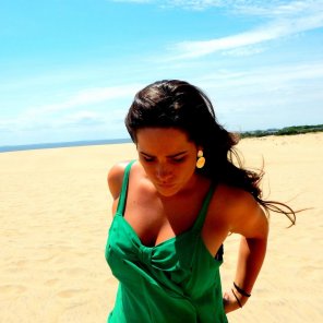 amateurfoto Busty, on the beach, in a dress. Does it get any better than that?