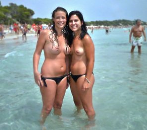 zdjęcie amatorskie Topless at the beach