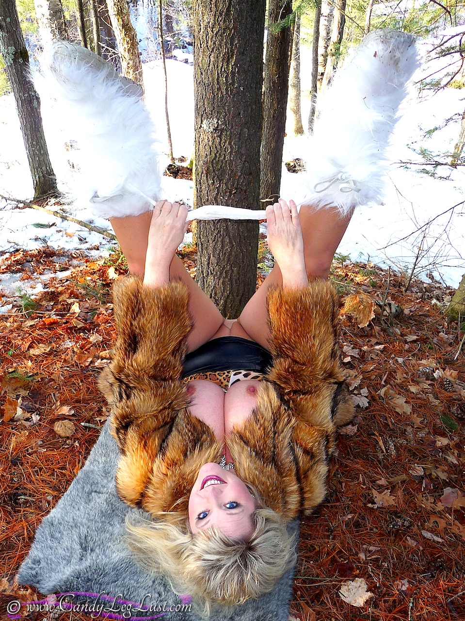 amateur photo Candee - Fur in Forest (76)